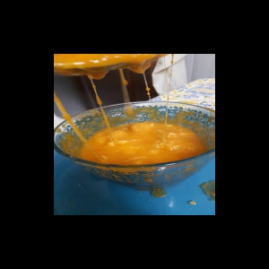 Sopa de tomate com mozzarella