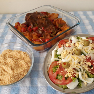 CARNE ASSADA C/BATATAS, farofa e salada n/almocinho simples
