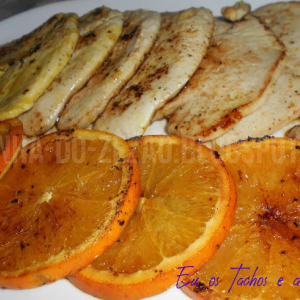 Filetes de peru com laranja e mostarda