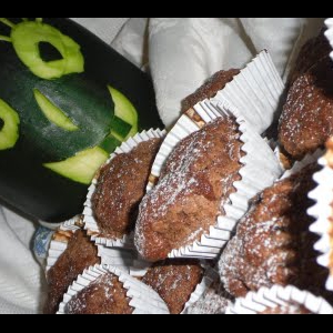 Bolinhos de courgette, chocolate e avelã-acho que o vírus foi embora ;)