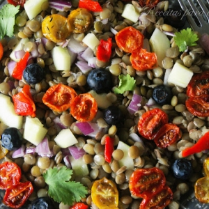 Salada de Lentilhas com Mirtilos e Tomate Cereja