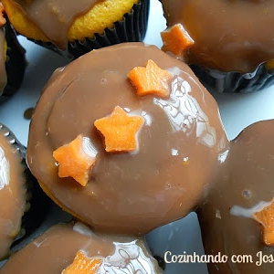 Cupcakes de Cenoura c/Recheio e Cobertura de Brigadeiro