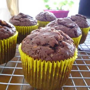 muffins de banana com chocolate