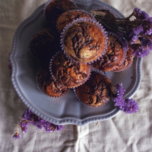 Muffins marmoreados de banana/ banana and chocolate swirl muffins
