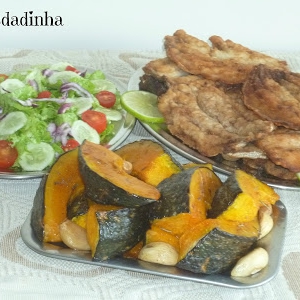 ABÓBORA  ASSADA delícia c/sardinha  frita e salada