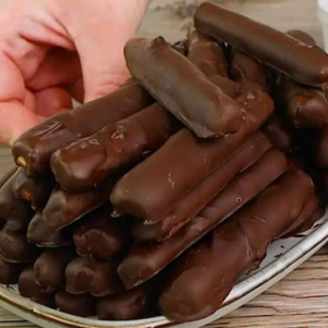 Impossível comer um só!! Palitos de Chocolate idêntico ao de padaria.