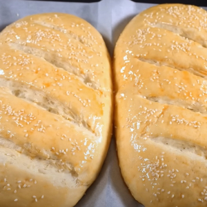Pão Caseiro Fofinho de Sal com Sementes de Gergelim