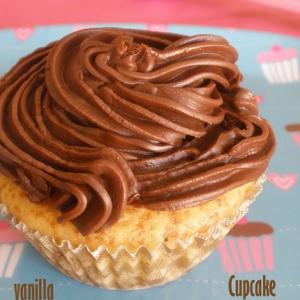 Cupcakes de baunilha e chocolate ::: 2º aniversário do blog