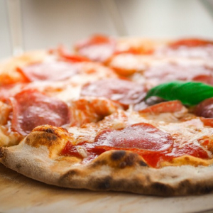 Pizza pelo mundo: conheça as variações da receita