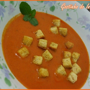 Sopa de Tomate com Manjericão