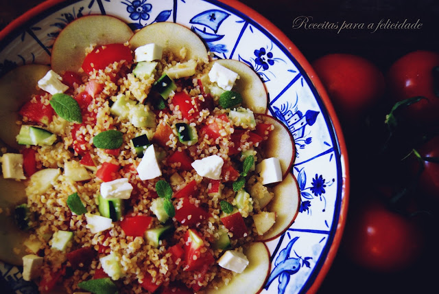 Salada de Bulgur com Tomate, Pepino e Queijo Feta