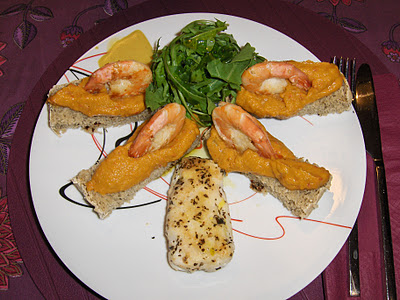 Filetes de Pescada com tostas de camarão