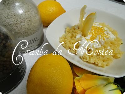 Hoje é o #DiadoMiojo!! Lámen com limão siciliano.