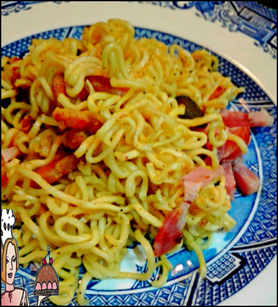 Noodles de caril com pancetta e azeitonas pretas  ♥♥♥