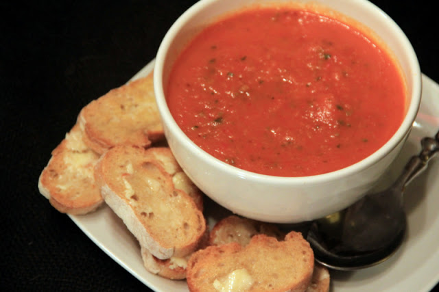 Sopa de Tomate Assado || Roasted Tomato Soup