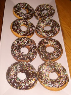 Donuts com granulado colorido