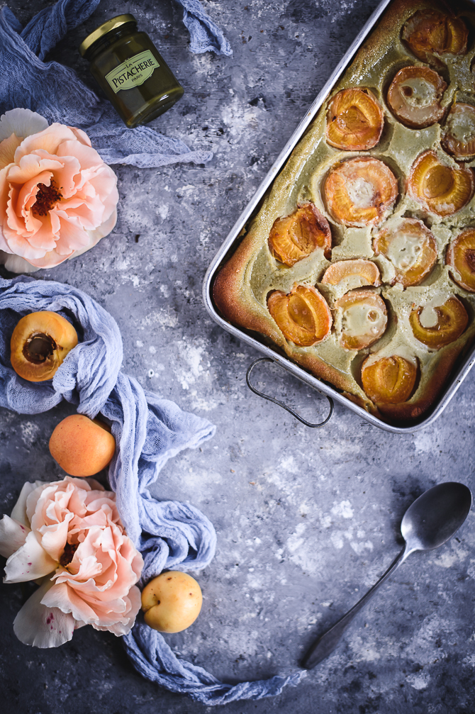 Clafoutis de alperce e pistácio // Pistachio Apricot clafoutis