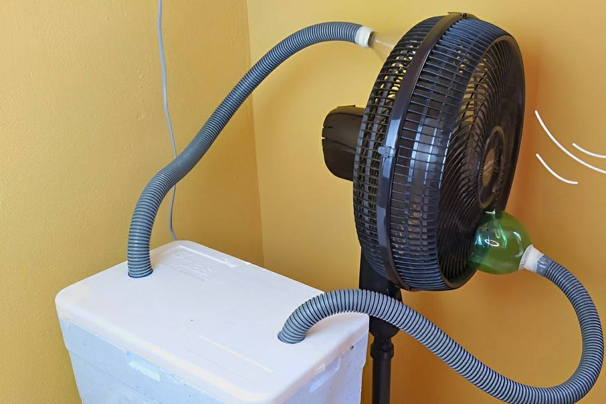 Fiz um ar condicionado caseiro potente usando ventilador e isopor que gelou todo meu quarto