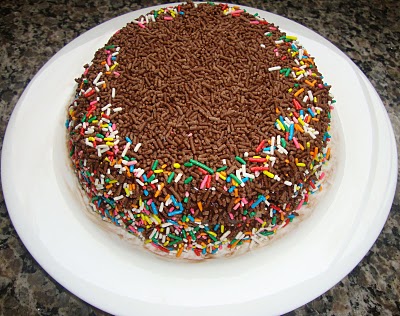 Torta de Chocolate Alpino Colorido.