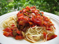 Capellini com Molho de Tomates e Pimentão (vegana)