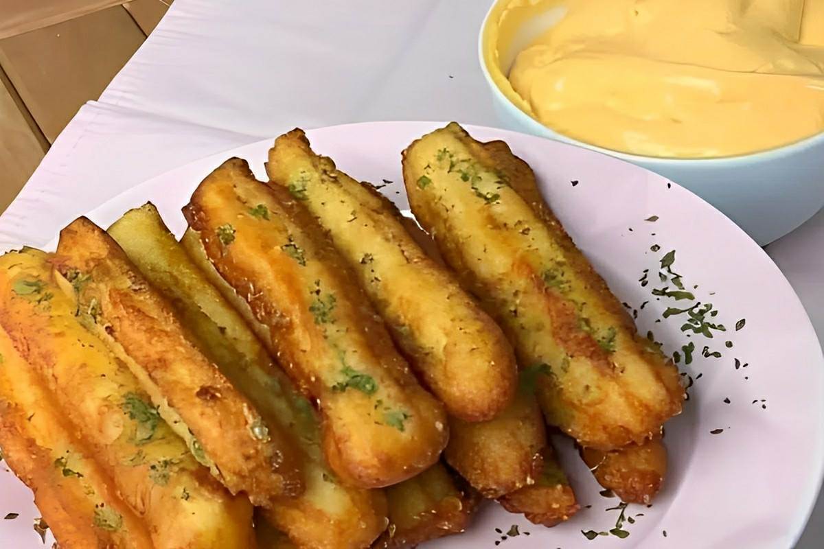 Churros de batata com molho de queijo para você fazer um petisco delicioso e diferente