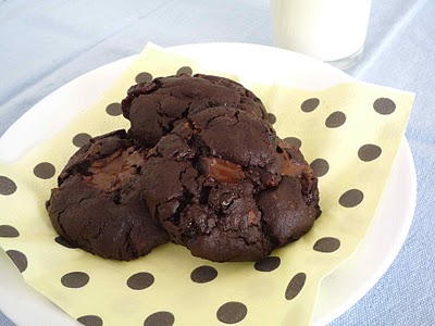 cookies de chocolate com pedaços de chocolate