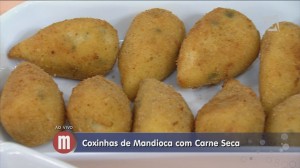 COXINHAS DE MANDIOCA COM CARNE SECA