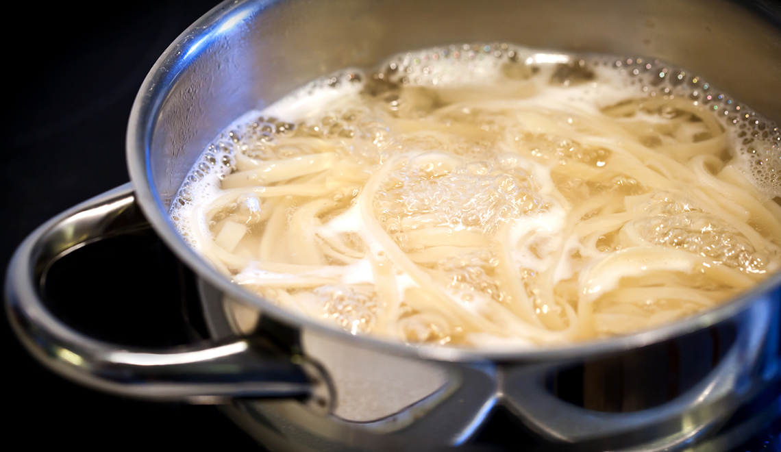 Como cozinhar macarrão simples e facíl