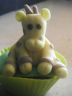 Cupcake com Girafa Moldada