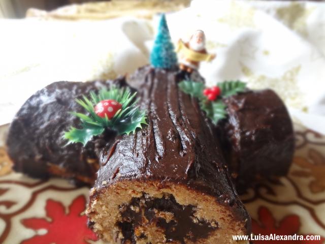 Tronco de Natal • Torta de Queijo Fresco com Canela com Recheio e Cobertura de Creme de Chocolate