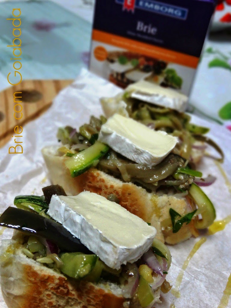 Salada de Berinjela e Abobrinhas com Queijo Brie