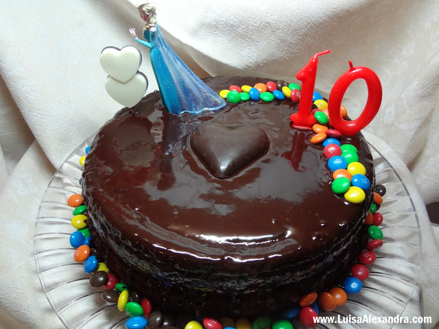 Bolo do 10.º Aniversário da Alexandra Luísa ♥ Bolo de Chocolate com Recheio e Cobertura de Chocolate