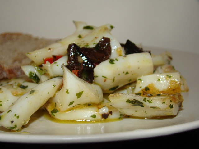 Pota Grelhada com Azeitonas  / Grilled Squid with Olives