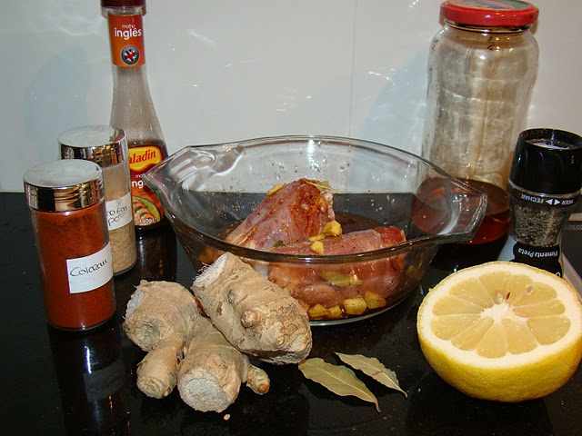 Frango temperado com Gengibre, Soja e Mel e Esparguete com Oregãos, Manjericão e Azeite