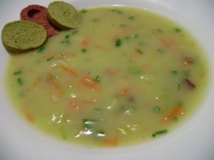 Sopa de Batata com Alho Porró