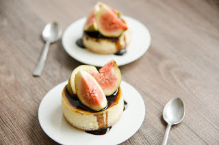 Cheesecake com Figos e Redução de Balsâmico