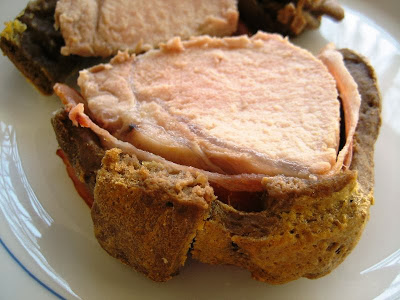 Pão recheado com lombo de porco
