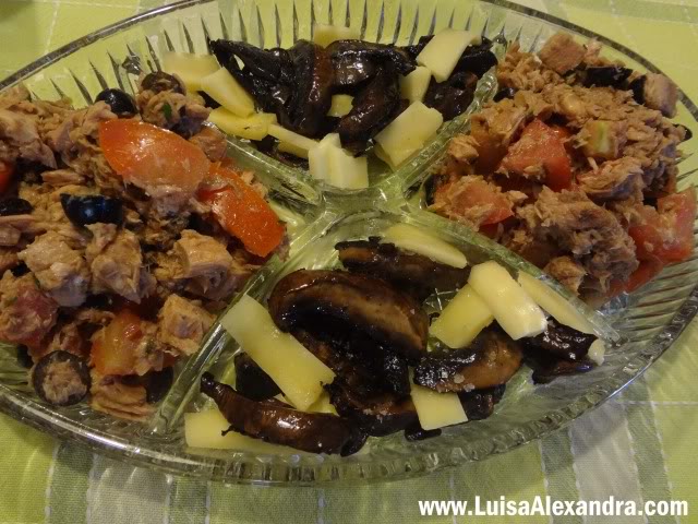 Salada de Tomate com Atum e Cebolinho Fresco • Cogumelos Salteados com Lascas de Queijo da Ilha
