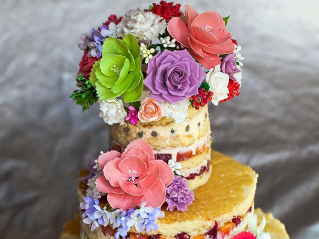 Flores de açúcar: inove na decoração dos seus bolos