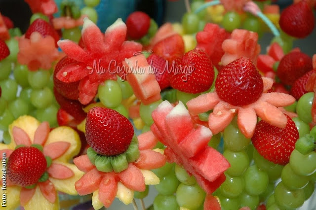 Decoração com Espetinhos de Frutas