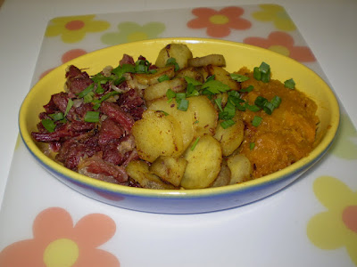 Carne seca com mandioca, batatas, abóbora