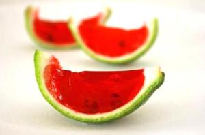 Como fazer mini fatias de melancia para festas