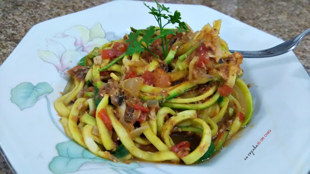 Spaghetti de Abobrinha ao Molho de Sardinha