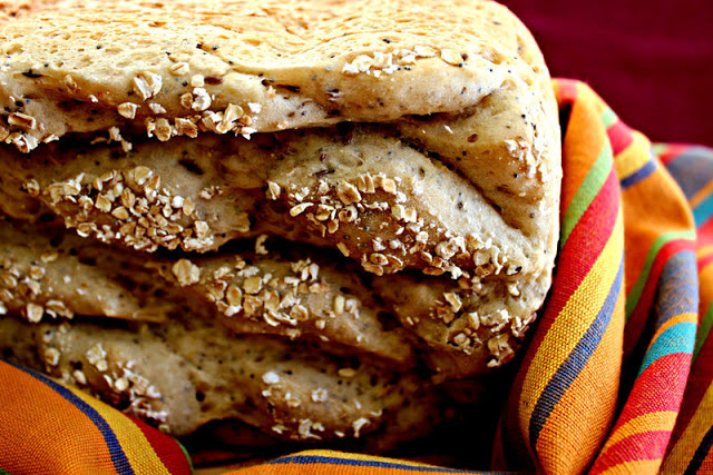 Pão com Aveia e Sementes para Celebrar o Dia Mundial do Pão