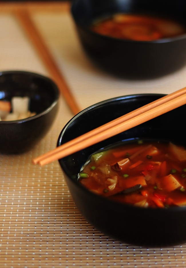 Sopa de Miso Enriquecida com Vegetais e Tofu