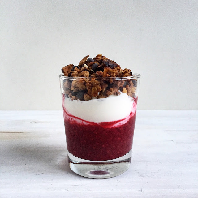 Triplo de framboesa, iogurte e granola | Raspberry, yogurt and granola triple
