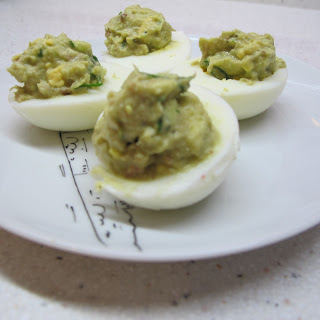 Ovos recheados com abacate