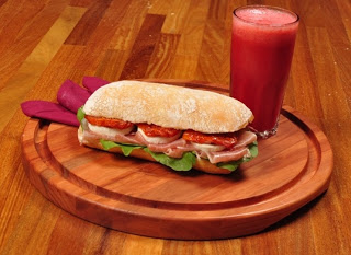 Lanches para o inverno: sanduíche de presunto parma e tomate seco