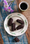 Trufas de marzipã low-carb com sementes e castanhas – Tudo mergulhado em chocolate