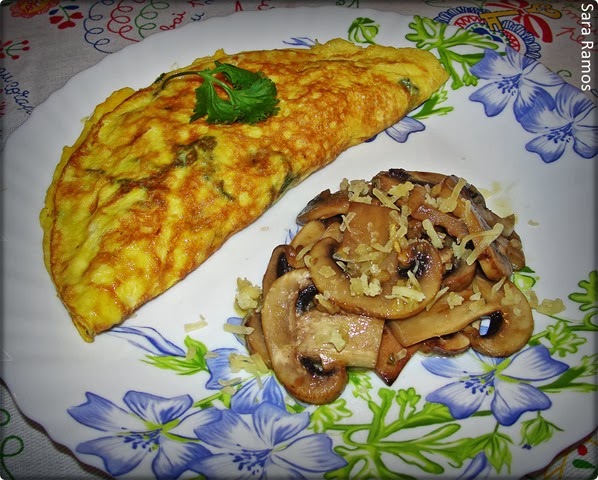 Omelete Recheada com Camarão e Legumes